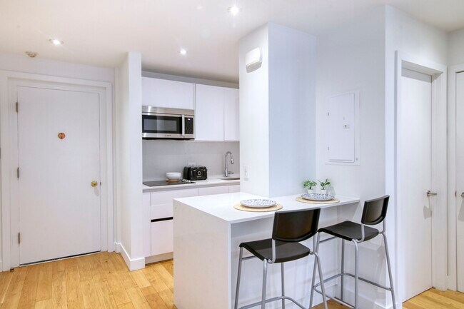 Building Photo - 3468 Rue Drummond