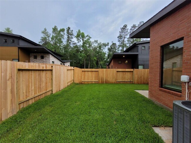 Building Photo - 2519 Appian Way