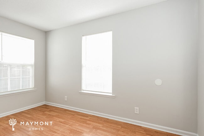 Building Photo - 3390 Summerfield Dr