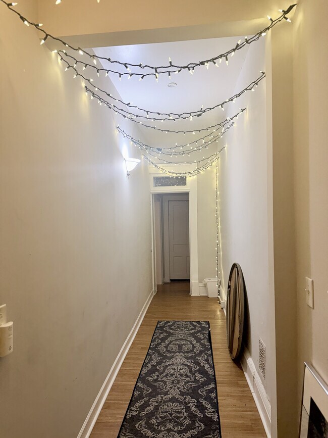 Foto del edificio - 178 W 8th Ave