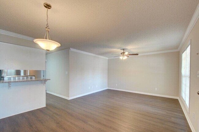 Building Photo - 128 Railroad Ridge Rd