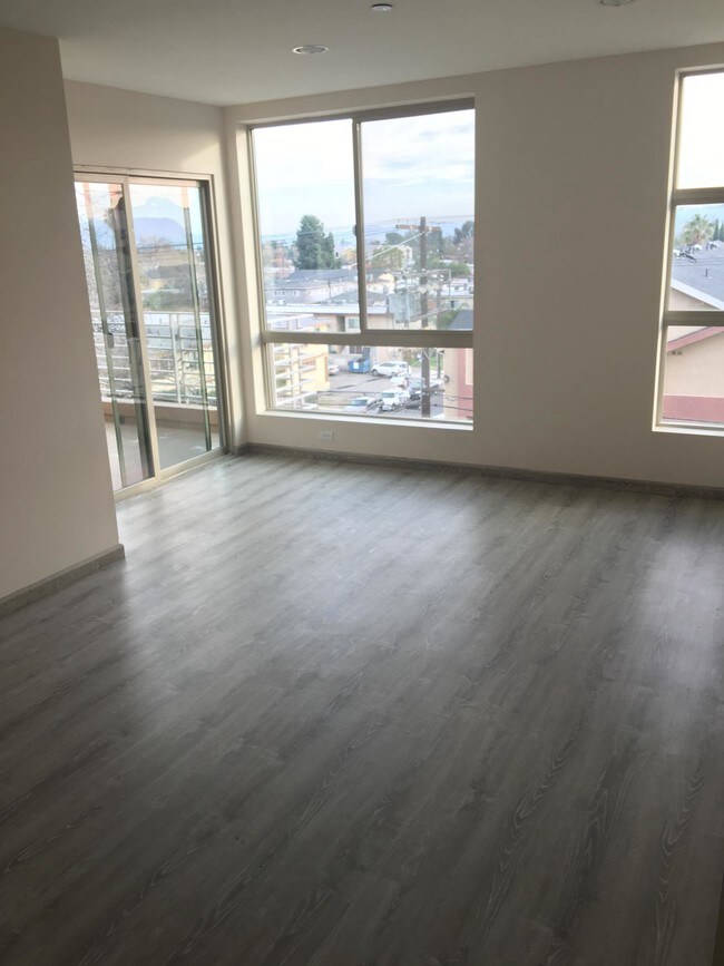 Foto del edificio - 12037 Hart St
