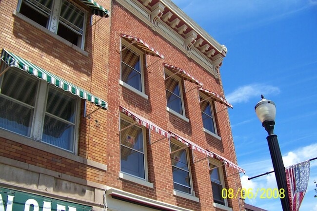 607 1/2 Lincolnway Downtown La Porte, IN - 607 Lincolnway