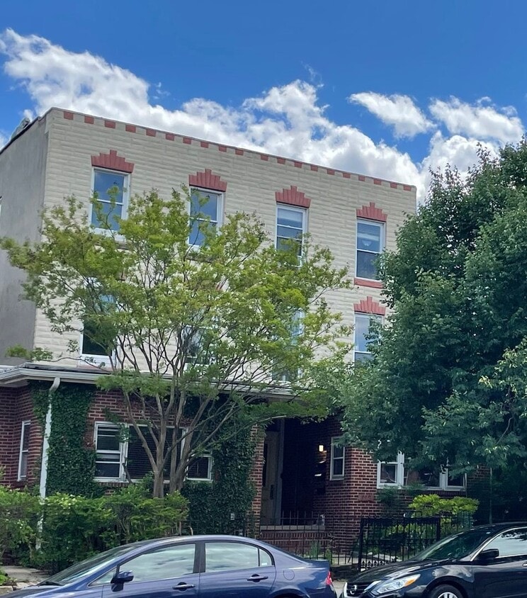 Photo - 713 W. 33rd St.