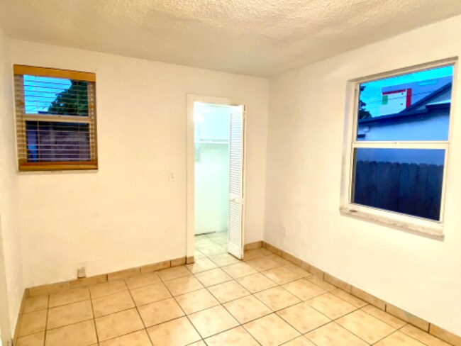 Foto del edificio - 4307 SW 9th St