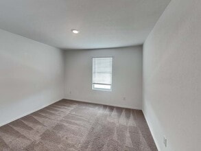 Building Photo - 144 Parish Ln