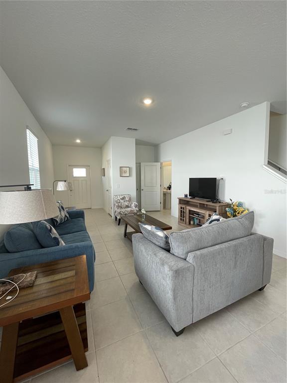 Foto del edificio - 10211 Trumpet Honeysuckle Wy