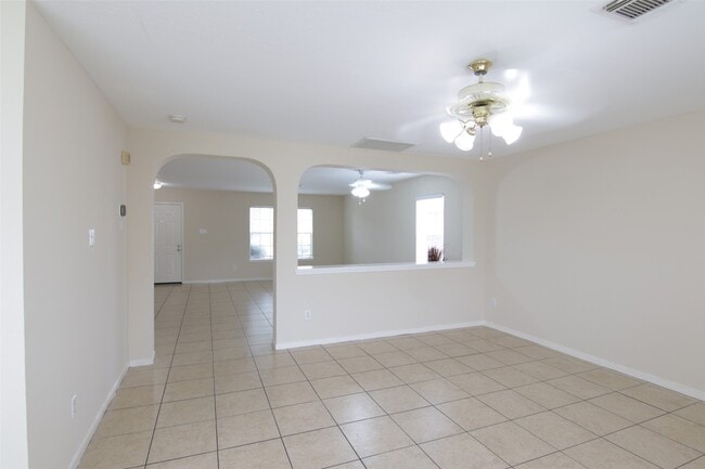 Building Photo - 16938 Watering Oaks Ln