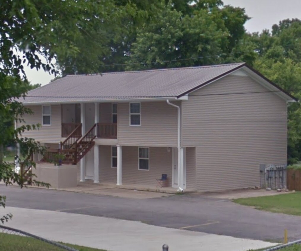 Primary Photo - Courtyard Apartments Building B