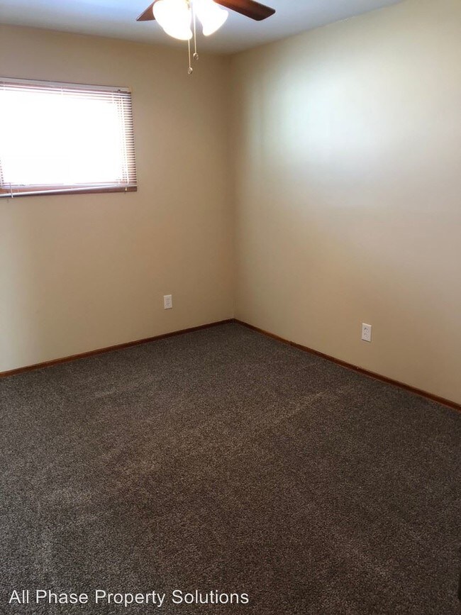 Building Photo - 3 br, 1 bath House - 1759 N. 900th Ave.