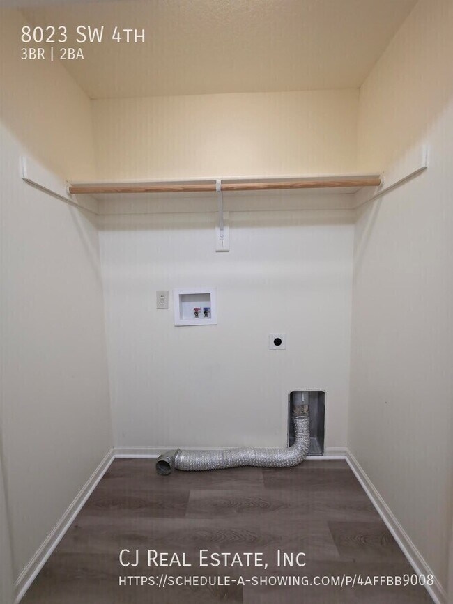 Foto del edificio - 8023 SW 4th-