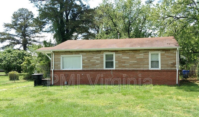 Primary Photo - 124 Carol Ln