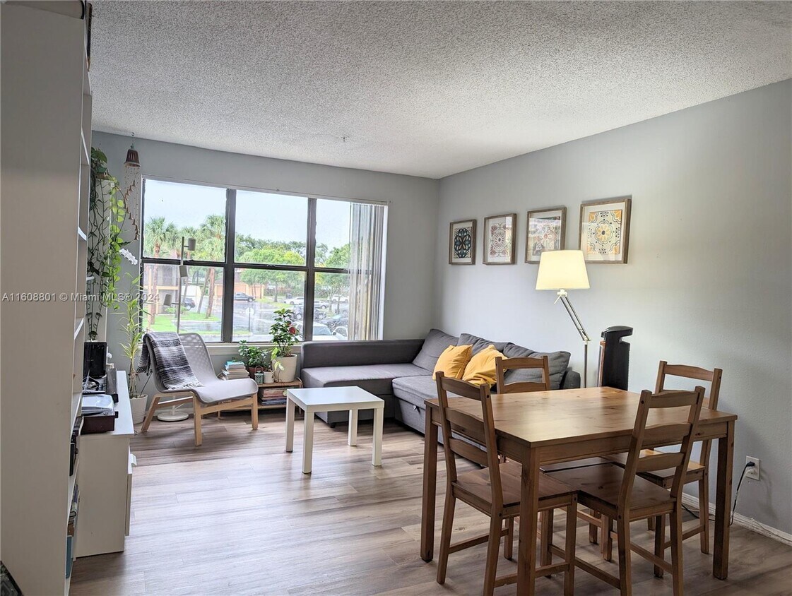 Foto principal - 2303 N Congress Ave