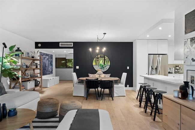 Building Photo - 141 Crandon Blvd