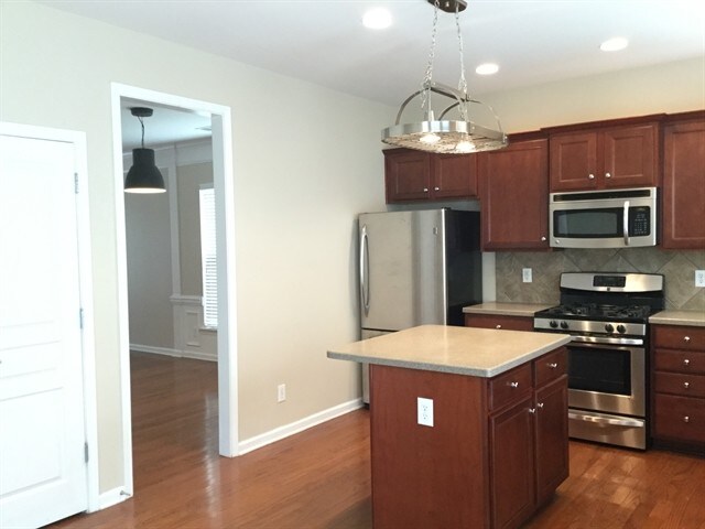 Foto del edificio - 10820 River Oaks Dr NW