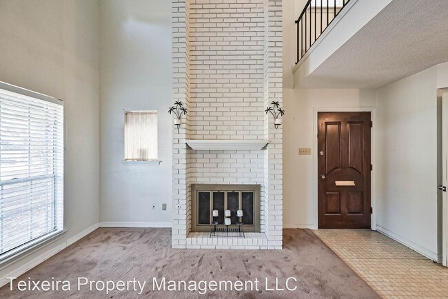 Building Photo - 2 br, 1.5 bath House - 2251 Spanish Trail