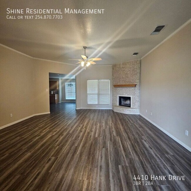 Foto del edificio - 4410 Hank Dr