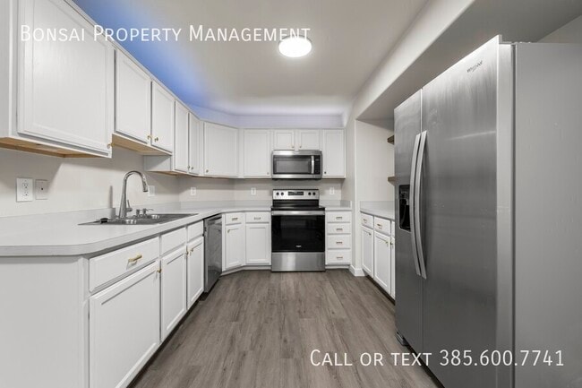 Building Photo - 8096 N Ridge Loop E