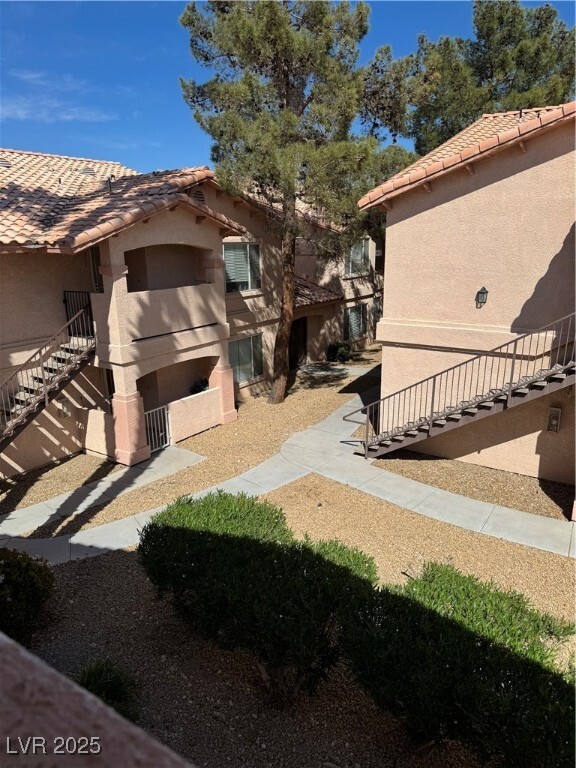 Building Photo - 350 S Durango Dr