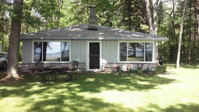 Building Photo - 6873 E Houghton Lake Dr