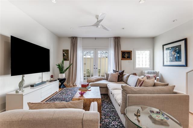 Foto del edificio - 7404 W Northwest Hwy