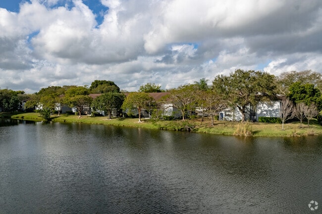 Building Photo - Rosemont Siena Cove
