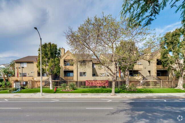 Building Photo - Sunset Ridge