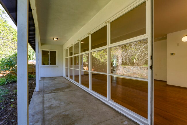 Building Photo - 634 Tarento Dr