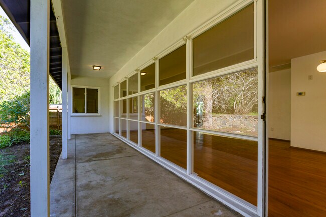 Foto del edificio - 634 Tarento Dr