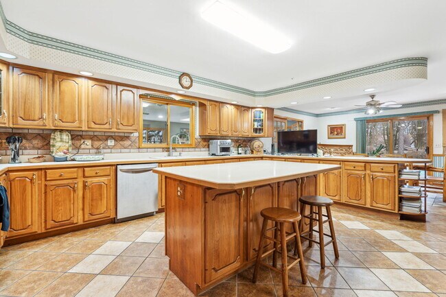 Foto del edificio - 984 W Highland Ave