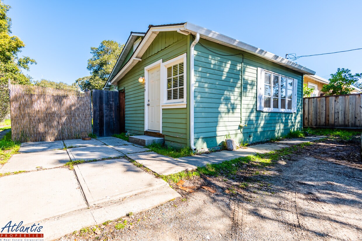 Foto principal - 1019 Brommer St
