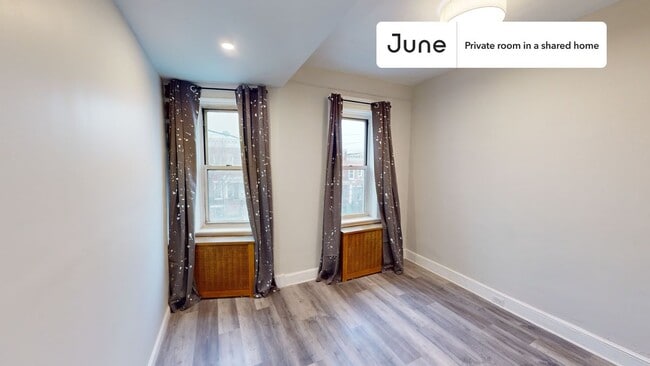 Foto del edificio - Room in Shared 3 bed/1 bath home