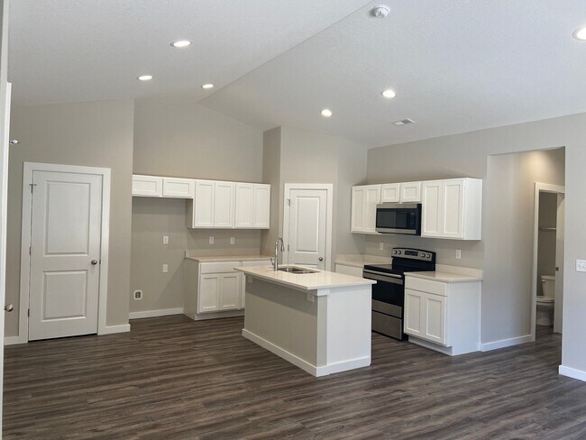 Foto del edificio - 13561 W Haskell Ct