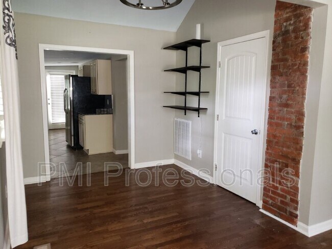 Building Photo - 1340 McAlpine Ave
