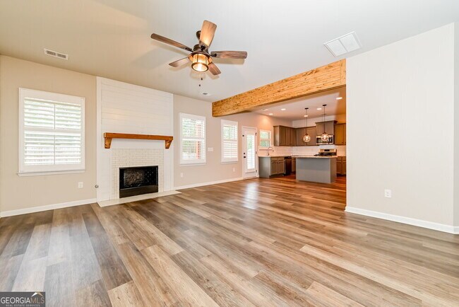 Building Photo - 272 Villa Grande Dr