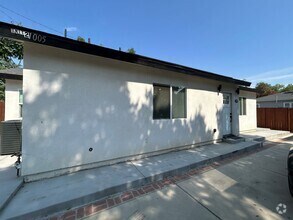 Building Photo - 1005 E Colton Ave