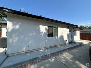 Building Photo - 1005 E Colton Ave