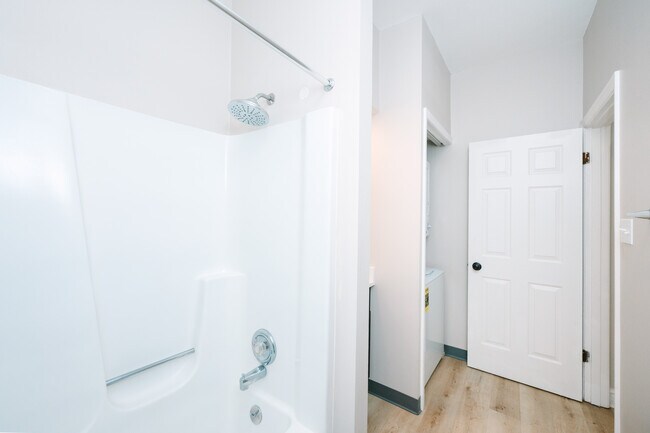 Foto del edificio - 1419 N Franklin St