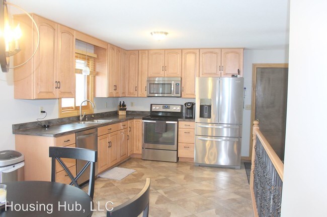 Building Photo - 15220 Forest Cir SE