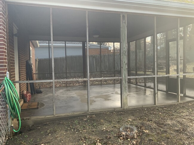 Back patio - 1333 Amsterdam Rd