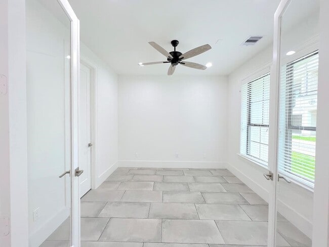 Foto del edificio - 2122 Blalock Rd