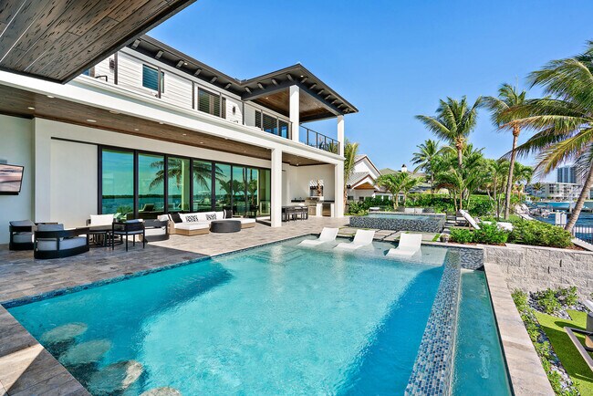 Building Photo - 842 Lakeside Dr