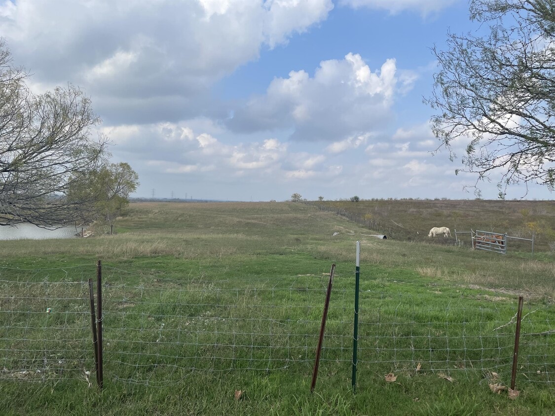 122 Roots Rd, Martindale, TX 78655 House Rental in Martindale, TX