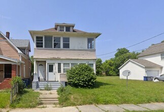 Building Photo - 960 W Delaware Ave