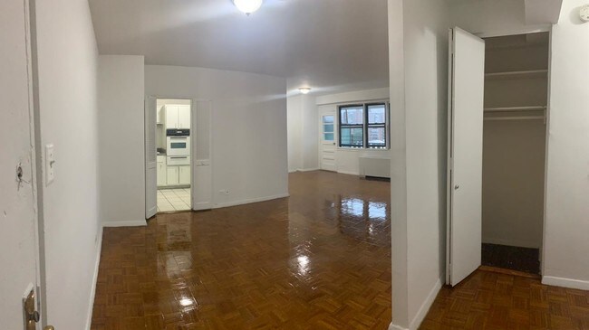 Building Photo - 133-24 Sanford Ave