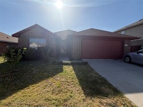 Building Photo - 2837 Mesquite Rd