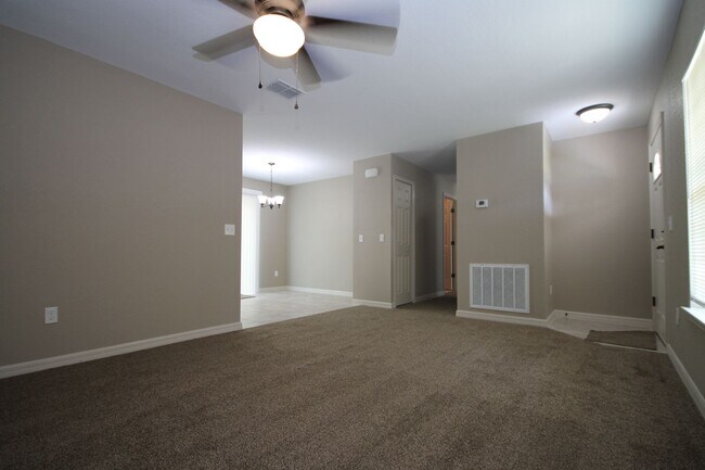 Building Photo - Beautiful 3 bd/2ba Home!
