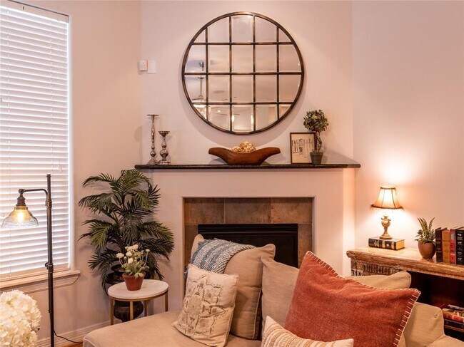 Foto del edificio - 815 Garden Trace Ln