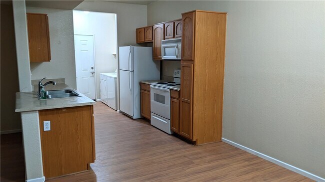 Foto del edificio - 41410 Juniper St