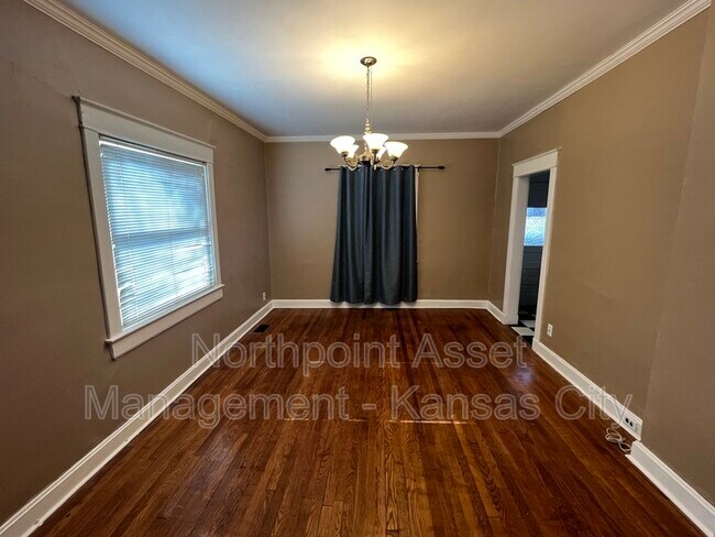 Building Photo - 5936 Harrison St